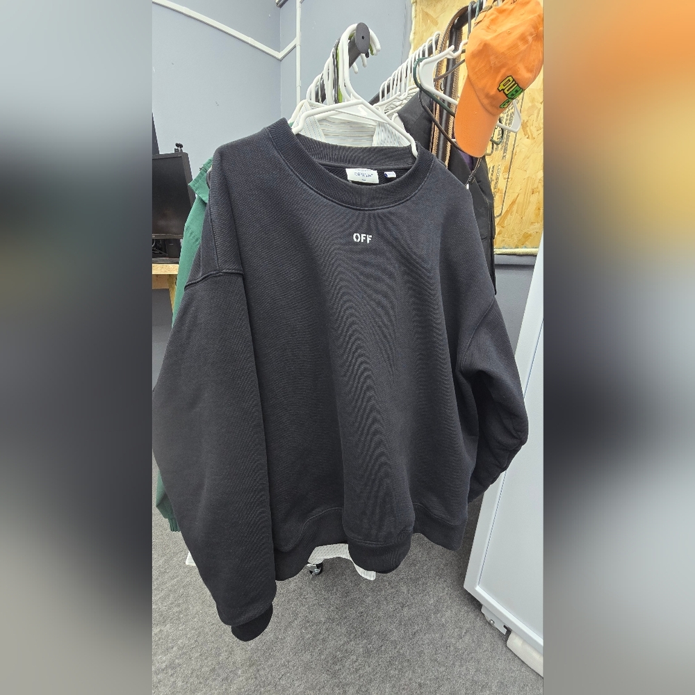 Off-White Dotted Arrow Crewneck